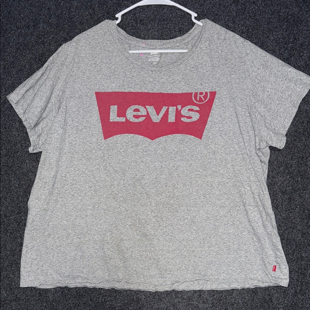 Levi's Heather Gray and Red Logo Women's Tee
